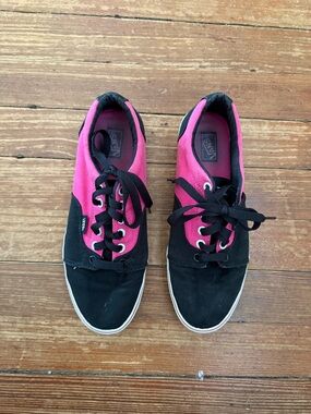 Vans Women's Pink and Black Low-Top Canvas Sneakers Size 8.5
